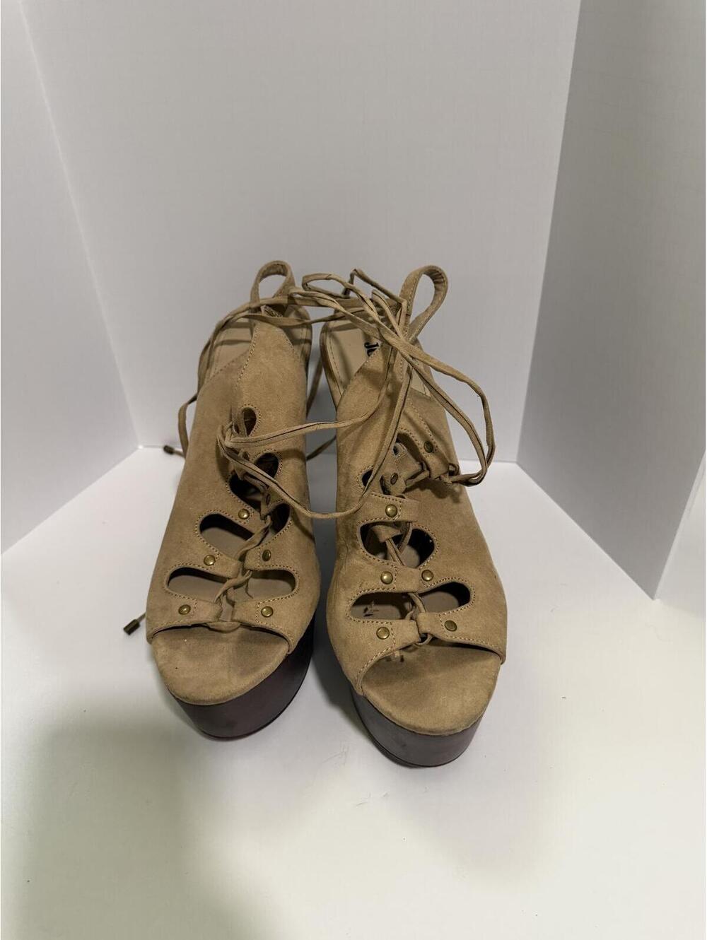 JUSTFAB platform chunky heels with string - Picture 2 of 5